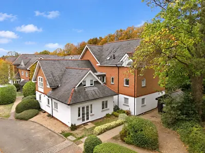 Milton Road, Harpenden, AL5