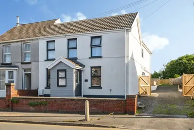 Sterry Road, Gowerton, SA4