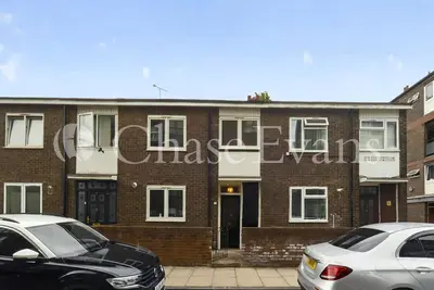 Woodall Close, London, E14