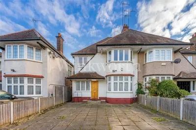 Hodford Road, London, NW11