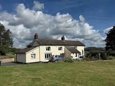Taylors Lane, Denstone