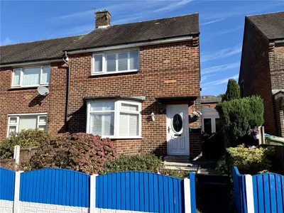 Leslie Avenue, Chadderton, OL9