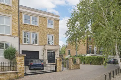 Willoughby Road, Richmond Riverside, TW1