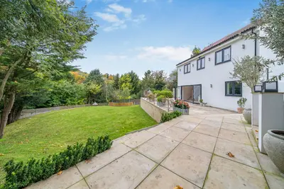 Deansfield, Caterham, CR3 6BL