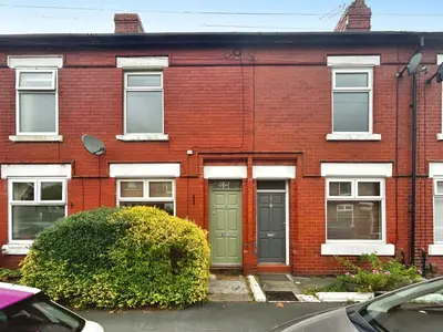 Belgrave Road, Sale, M33
