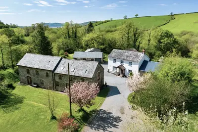 Llanybri, Carmarthen, SA33