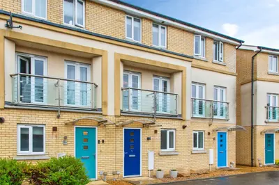 Lancaster Gate, Upper Cambourne, CB23