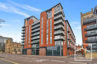 2 bedroom Modern Apartment To Let