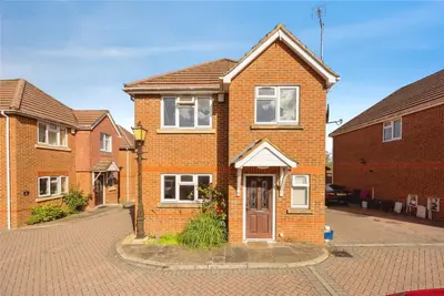 Samson Close, GU11