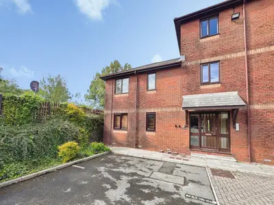 3 Castle Quay, The Latt, Neath, SA11 3L