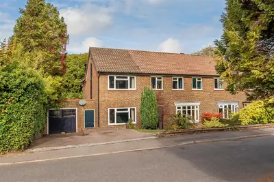 Yarm Close, Leatherhead, KT22