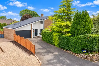 Sovereign Lane, Ashley