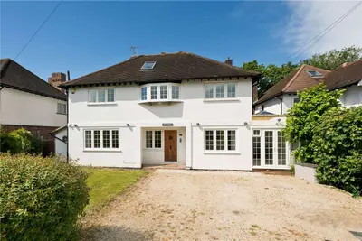 Hinchley Drive, Esher, Surrey, KT10 0BZ