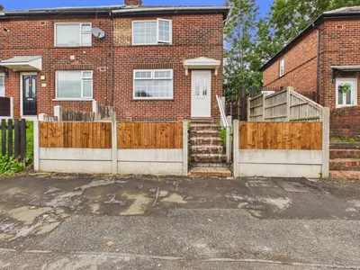 Stonecliffe Avenue, Stalybridge, SK15