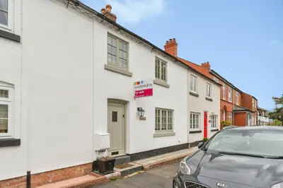 High Street, Farndon, CH3