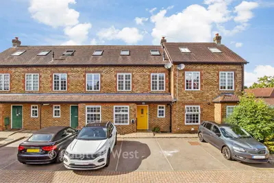 High Street, Handcross, RH17
