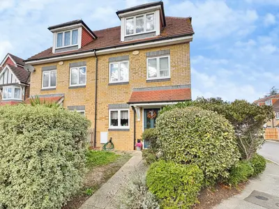 Luke Road East, Aldershot, GU11