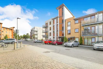 Commonwealth Drive, Crawley, RH10