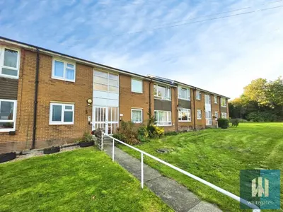 Longfield Avenue, Dalton, HD5