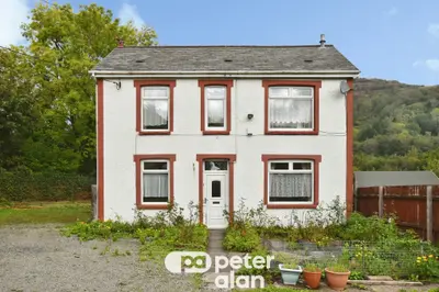 Poplar House Mountain Ash, CF45