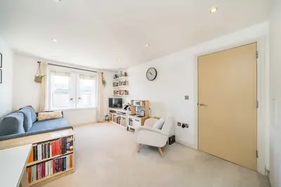 Garratt Lane, SW18