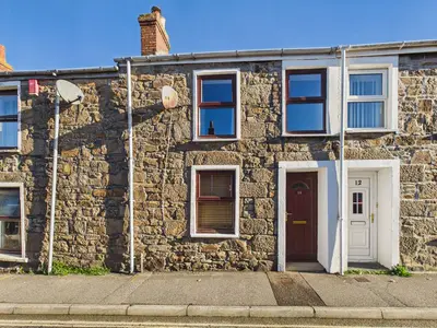 Tolcarne Street, Camborne, TR14