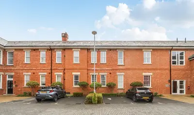 Glanville Way, Epsom, KT19
