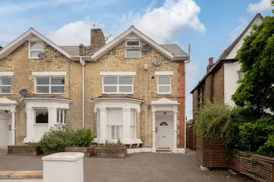 Flat 7, 41 Culverden Road, London