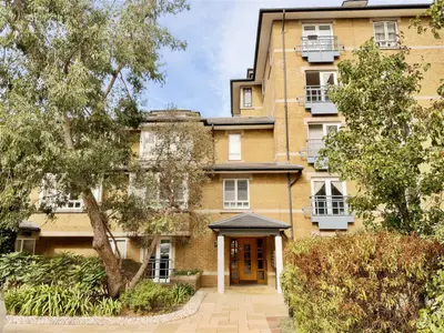 Admiral Walk, London, W9