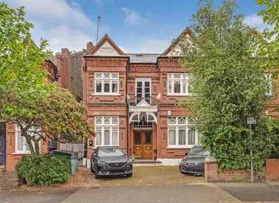 Brondesbury Road, Queen's Park, NW6