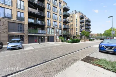 Fern Grove, Feltham