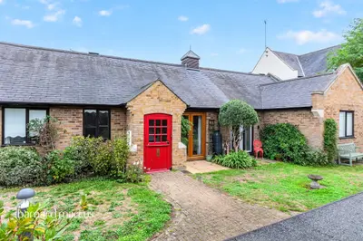 Regency Walk, Richmond, TW10
