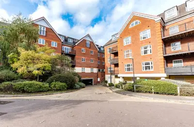 London Road, Camberley, Surrey, GU15 3JJ