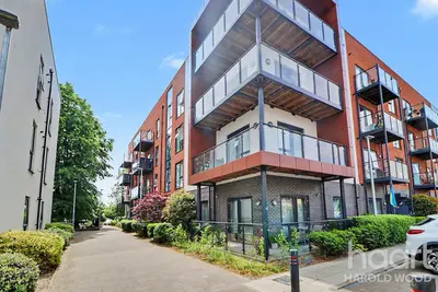 Safflower Lane, Romford, RM3