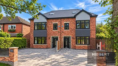 Manor Avenue, Sale, M33