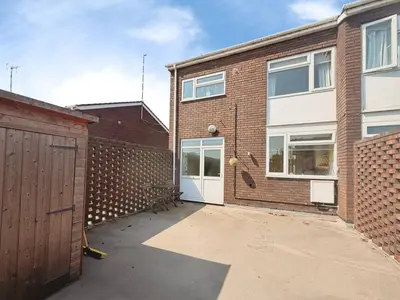 Abbey End, Kenilworth, CV8