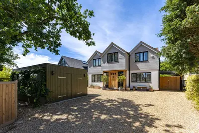 Daniells Walk, Lymington, Hampshire, SO41 3PN