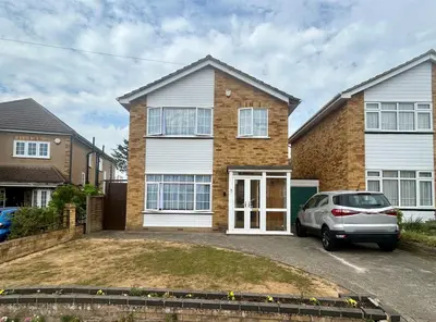 Chipperfield Close, Upminster, RM14 3EA