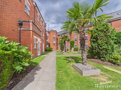Florey Gardens, Aylesbury, HP20 1RW