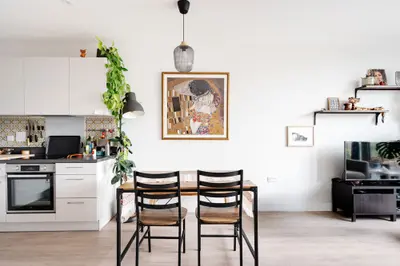 Coster Avenue, Willowbrook House, N4