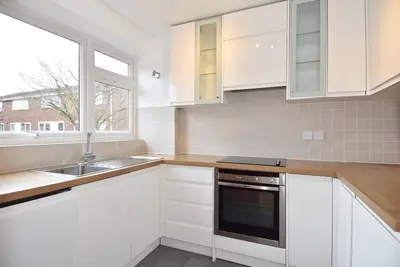 Woodville Road, Richmond, TW10
