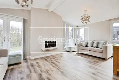 Portsmouth Road, Thursley, GU8