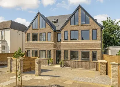 Creswick Road, Acton, W3