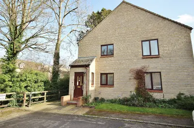 Riverside Gardens, Witney, OX28