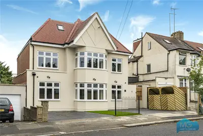 Beaconsfield Road, London, N11