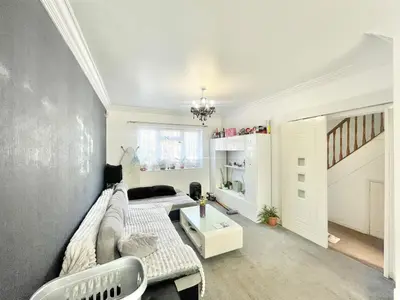 Hedgemans Road, Dagenham RM9 6DL