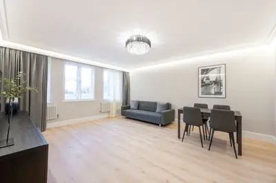 19 Alexandra Court, 5 Moscow Road, London