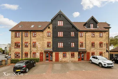 Shire Place, The Ham, TW8 8HE