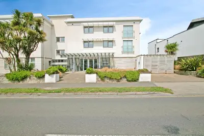 Pentire Avenue, Pentire, TR7