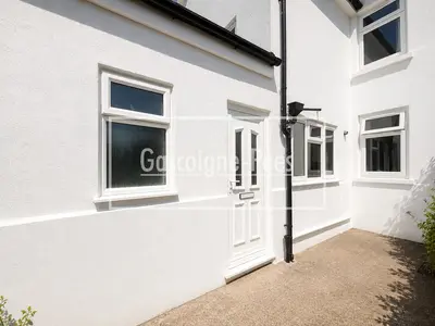 Worplesdon Road, Guildford, GU2